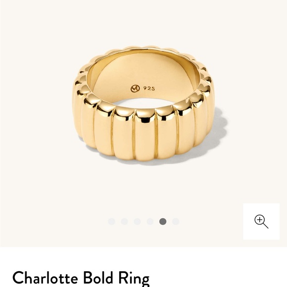 Mejuri Charlotte Bold Ring - Picture 4 of 9